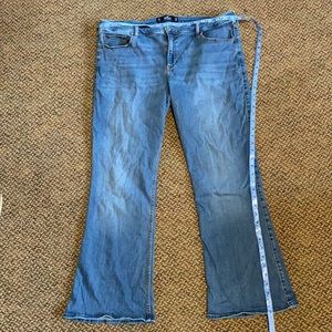 Hollister curvy mid-rise boots